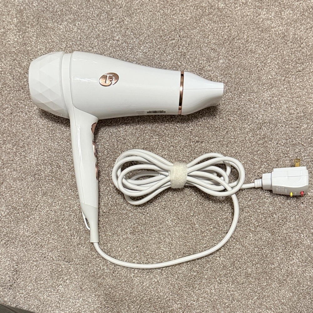 T3 Hair Dryer Luxe 2i Featherweight